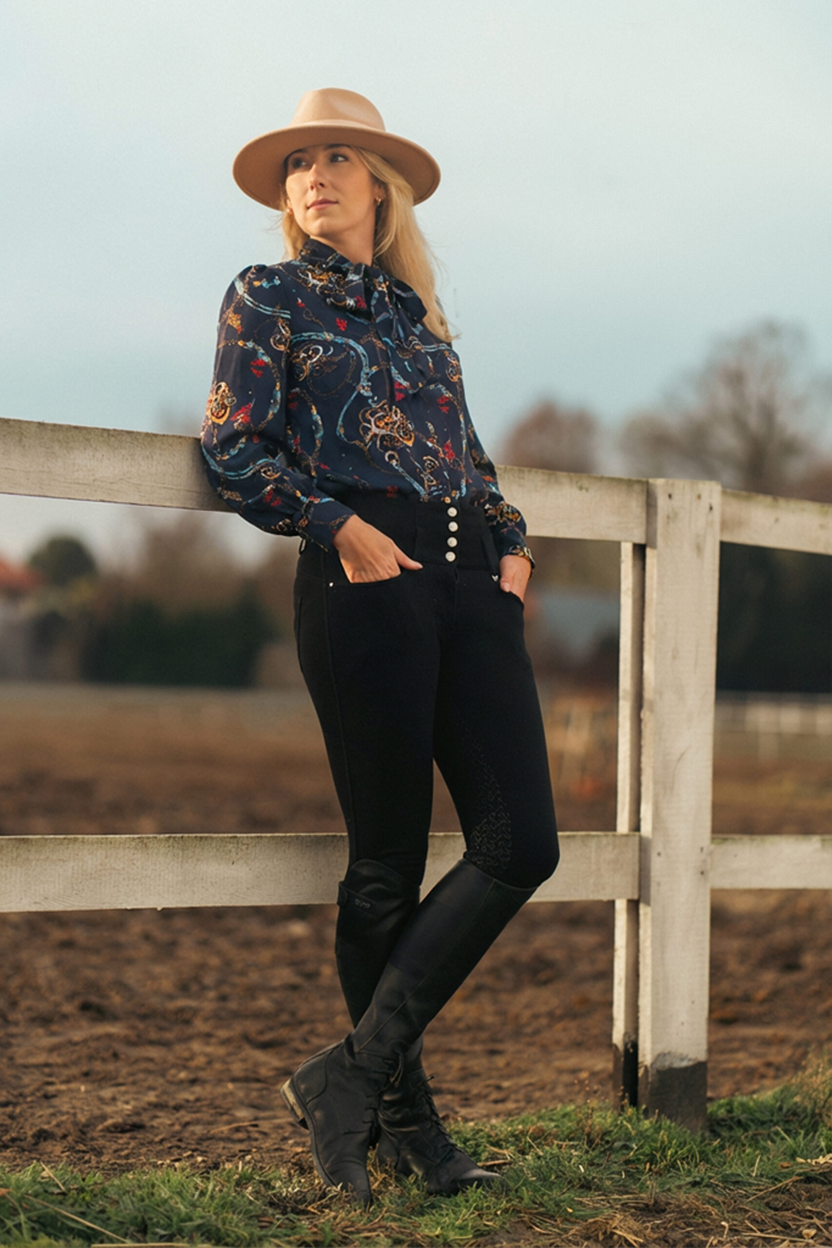 Granatowa Wiskozowa Koszula Cavalia d’Or - obrazek 2